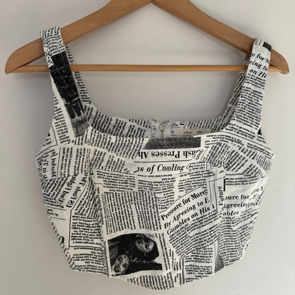 Et clet newspaper print corset top